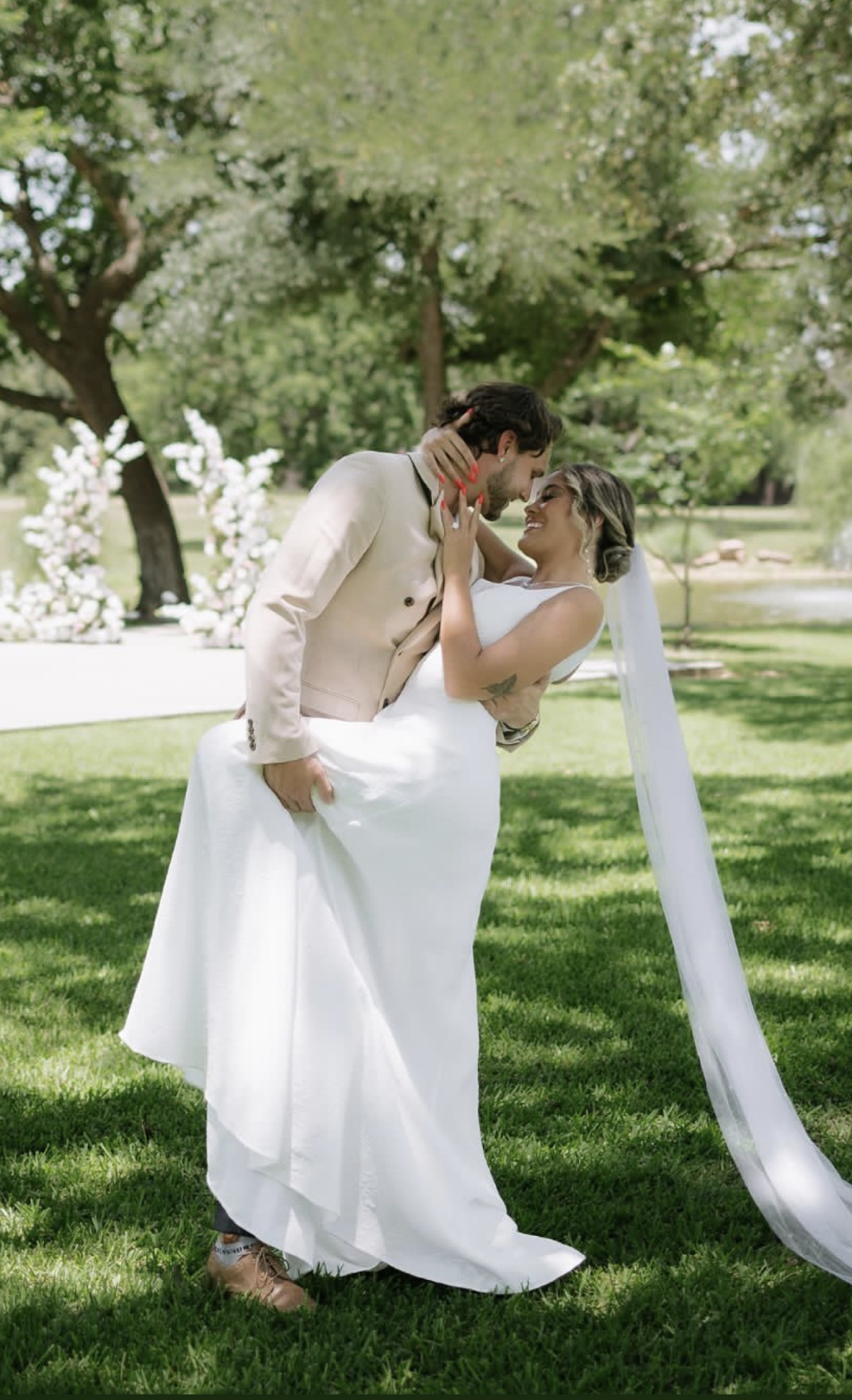 Dallas bridal makeup artist soft romantic bridal glam at Tuscan Oaks Estates DFW wedding