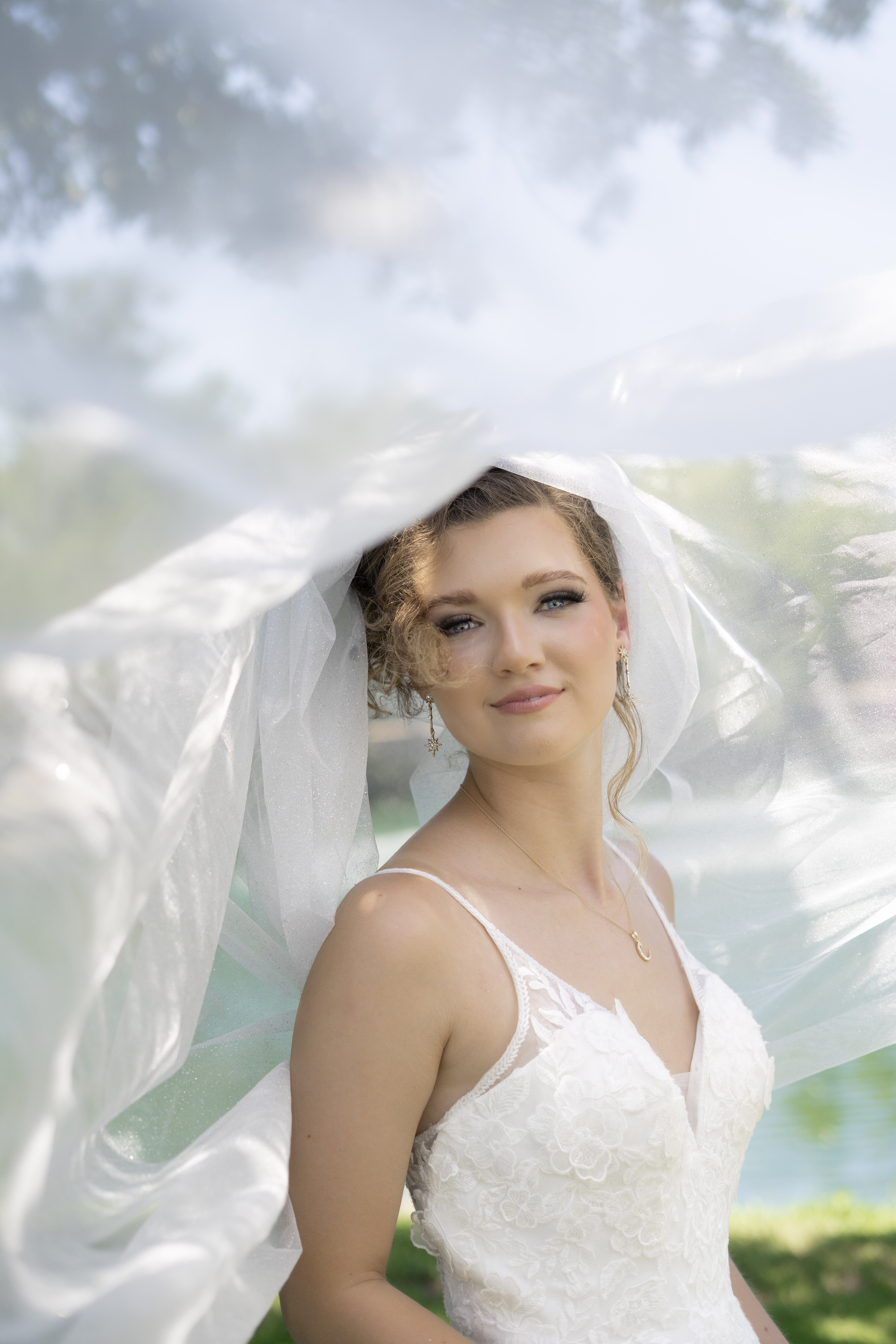 Dallas bridal makeup artist soft romantic bridal glam at Knotting Hill Place DFW wedding